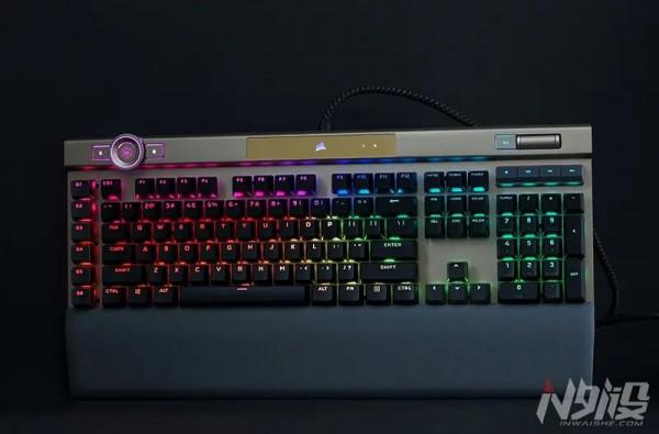 盡帶黃金甲 海盜船K100璀璨金特別版機械鍵盤圖賞