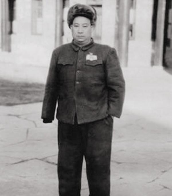 部隊發現賀炳炎的戰馬，賀龍一聽：出動1個師務必找到他