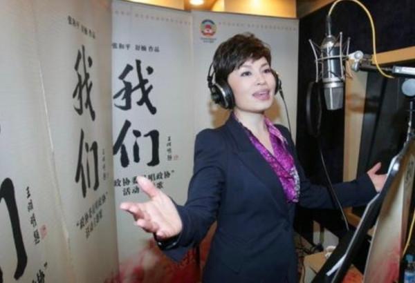 央視國臉李瑞英：《新聞聯播》開播前聽聞兒子墜樓，含淚堅守崗位