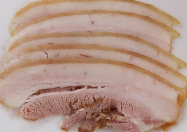 山東大哥開館子，靠2道菜火遍當地，一個碗裡一斤肉，48元不降價