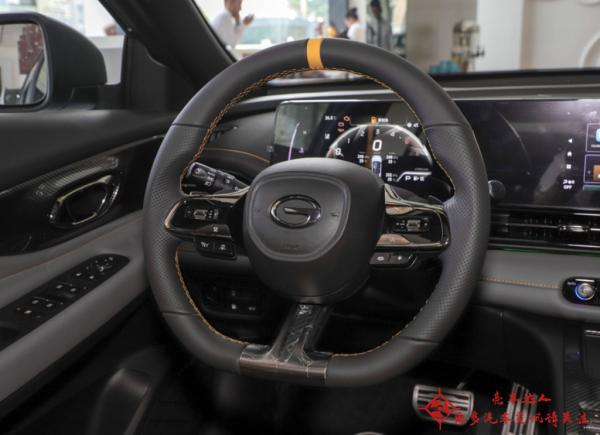 10萬左右的國產效能車！百公里加速6.95秒！持續發力搶佔市場