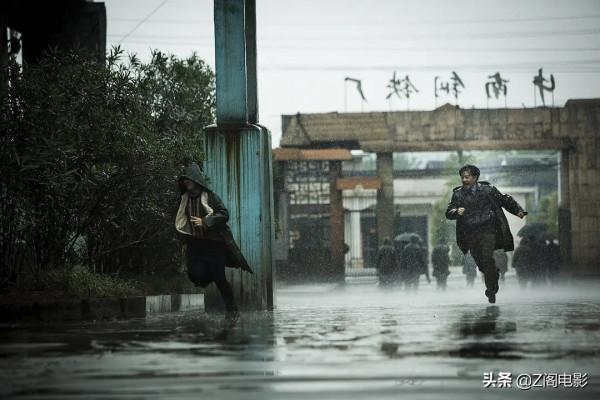 深度解析《暴雪將至》，從細節裡看餘國偉到底有沒有精神分裂？