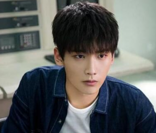 一演古裝就變醜?這5位男星“顏值崩塌”背後,是劉海在作祟 一演古裝就變醜?這5位男星“顏值崩塌”背後,是劉海在作祟