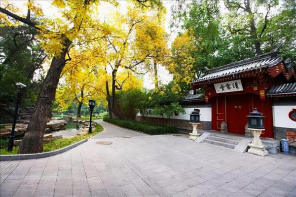 北京旅行必去的地標建築,古風古韻還有古銀杏,關鍵免費還出片 北京旅行必去的地標建築,古風古韻還有古銀杏,關鍵免費還出片
