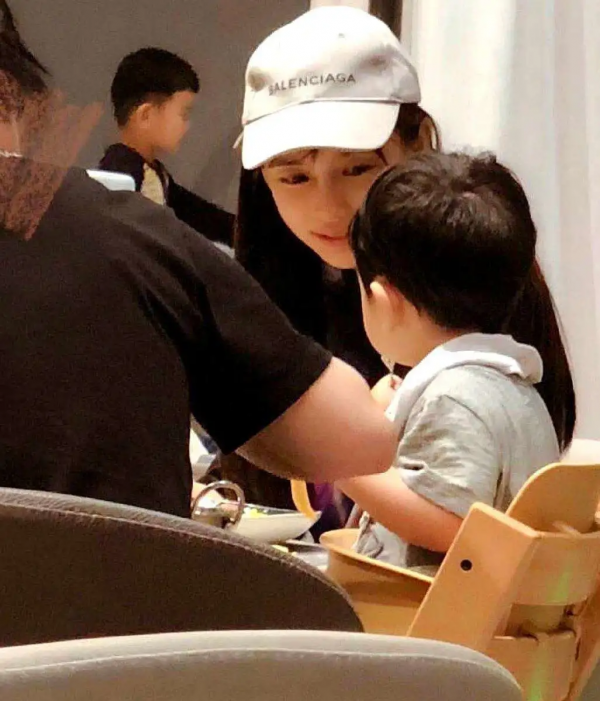 黃曉明楊穎官宣離婚！七年愛情童話破滅，股權豪宅分割成焦點