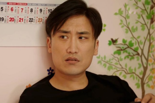 娛樂圈一隱藏富豪，入股賓利投資《戰狼2》，父親與趙本山交情深