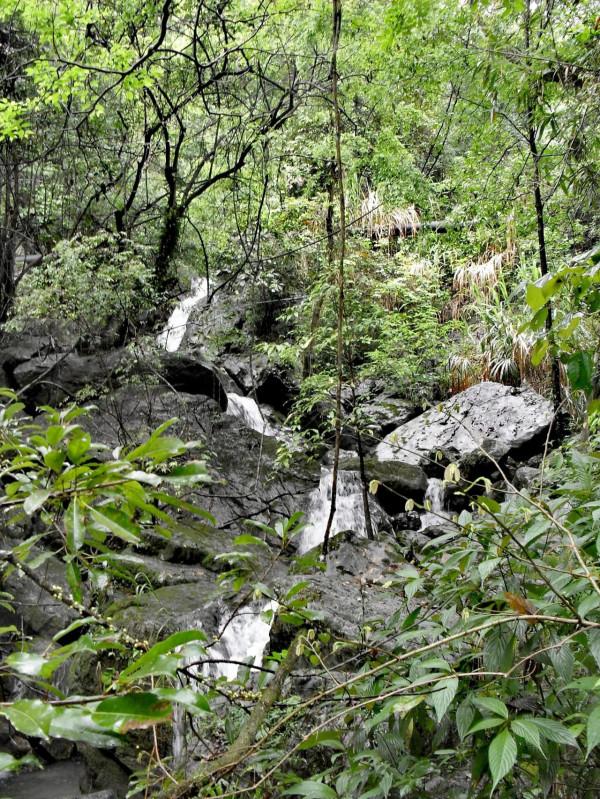 天景山仙人橋景區:有“天上美景,人間仙境”之美譽 天景山仙人橋景區:有“天上美景,人間仙境”之美譽