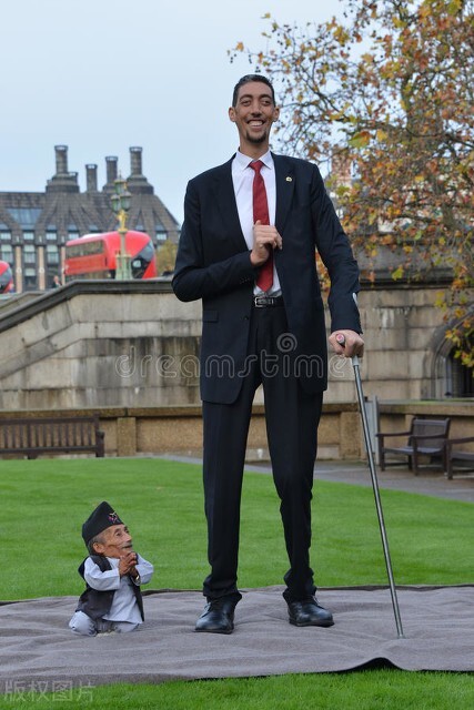 土耳其男子身高2米5,曾感到苦惱,想要找一個俄羅斯女子當老婆 土耳其男子身高2米5,曾感到苦惱,想要找一個俄羅斯女子當老婆