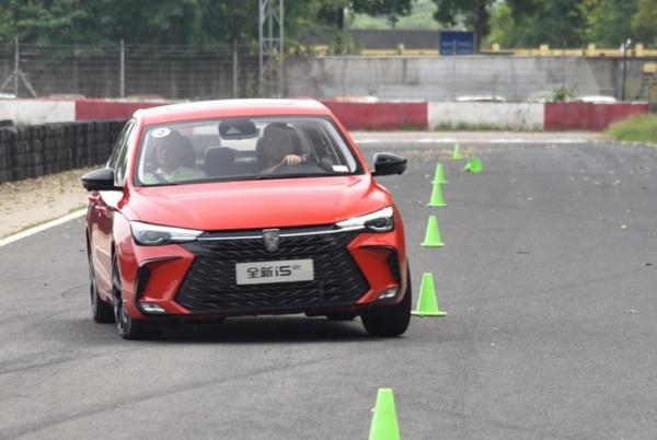 注入運動血液 場地試駕榮威i5 GT 1.5T 注入運動血液 場地試駕榮威i5 GT 1.5T