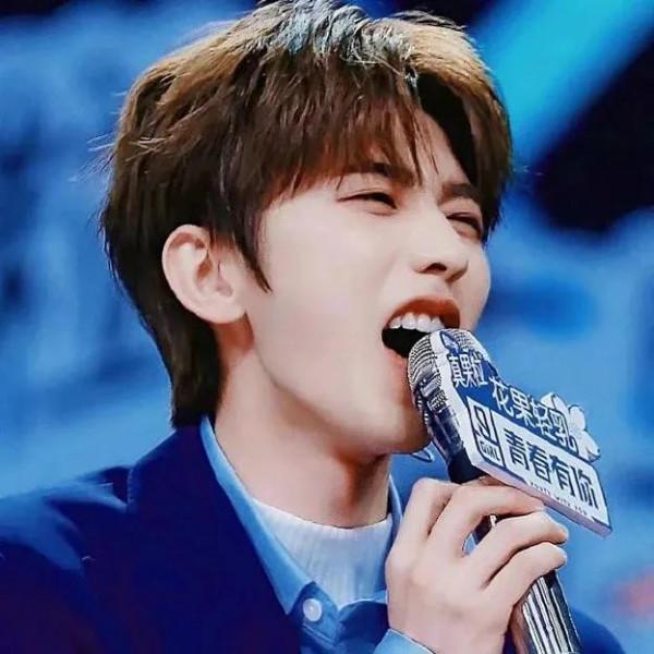 蔡徐坤明星頭像：你是人間星光，不要笑我沒長大我只是不想複雜