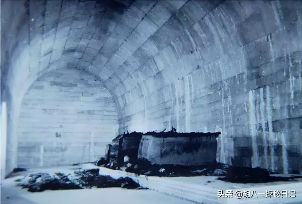 1957年,明朝皇帝定陵挖掘出400年前皇帝的純金帽子,工藝是迷 1957年,明朝皇帝定陵挖掘出400年前皇帝的純金帽子,工藝是迷