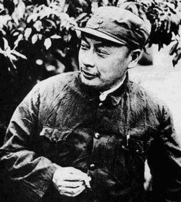 新四軍活捉韓德勤,陳毅請示延安:裝不認識,混在俘虜裡放了 新四軍活捉韓德勤,陳毅請示延安:裝不認識,混在俘虜裡放了