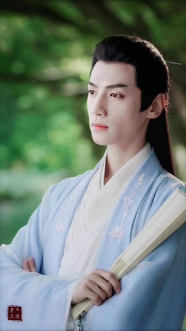 羅雲熙明星桌布：你的眼神在溫柔些，月亮會融化，我也會