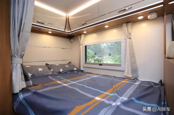 德系合資，6座3.0T動力，油耗8毛/公里，有吃住功能，實拍朗宸T60