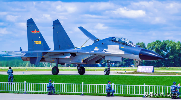 空軍“臨時工”——殲-11BS,服役僅14年,因殲-16出現而面臨淘汰 空軍“臨時工”——殲-11BS,服役僅14年,因殲-16出現而面臨淘汰