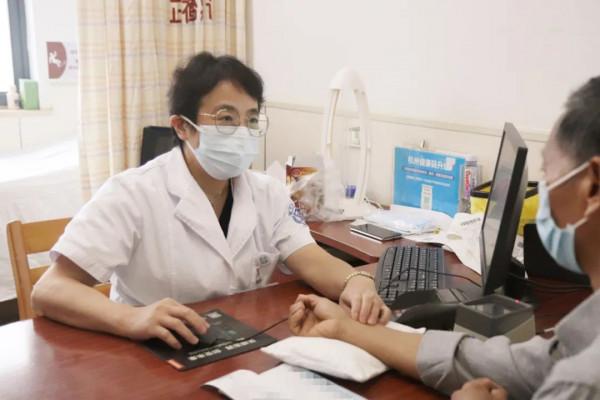 名醫在身邊丨查出糖尿病腎臟病4期，離尿毒症不遠了？請警惕「蛋白尿」這個早期訊號