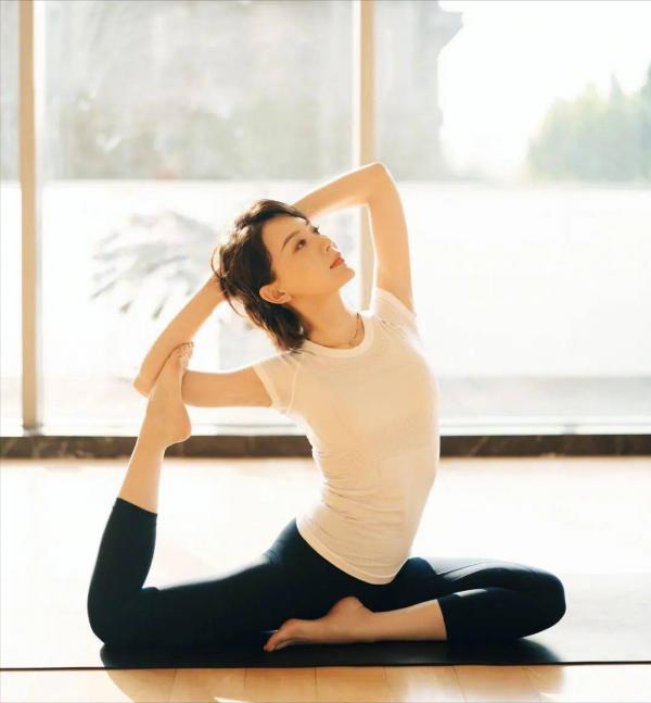 單日票房冠軍!44歲陳數“毀臉式”演技出圈,這個女人有多狠? 單日票房冠軍!44歲陳數“毀臉式”演技出圈,這個女人有多狠?