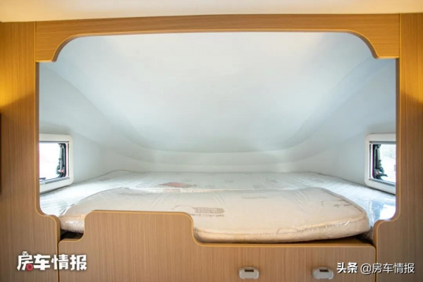 30萬出頭能入的輕卡房車，輕量化車身帶1100W太陽能，提車直接玩
