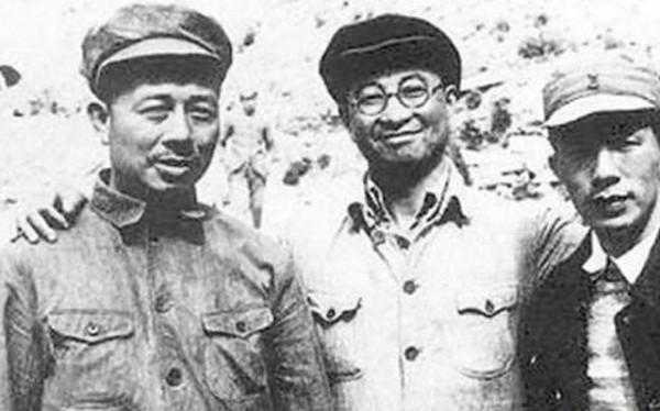 原香港市委書記陳鬱調離中央,任廣東省長,周總理:他們指名要你 原香港市委書記陳鬱調離中央,任廣東省長,周總理:他們指名要你