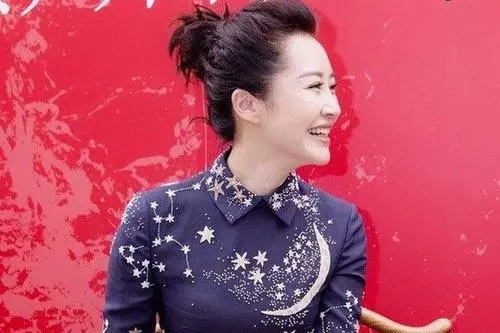 四十歲的女明星面板狀態依然很好,這是為什麼呢? 四十歲的女明星面板狀態依然很好,這是為什麼呢?