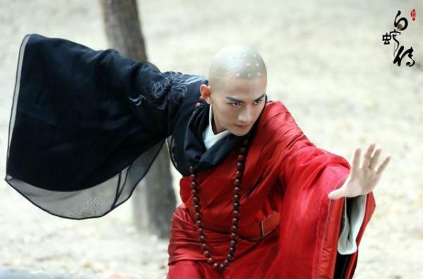 翻拍逐漸過分，《新白蛇傳》設定魔幻難以接受，童年記憶慘被毀