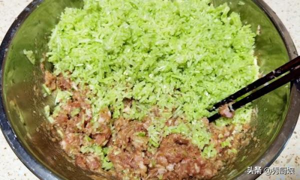 冬至吃餃子,韭菜白菜靠邊站,用這3種菜做餡,鮮美營養,真好吃 冬至吃餃子,韭菜白菜靠邊站,用這3種菜做餡,鮮美營養,真好吃