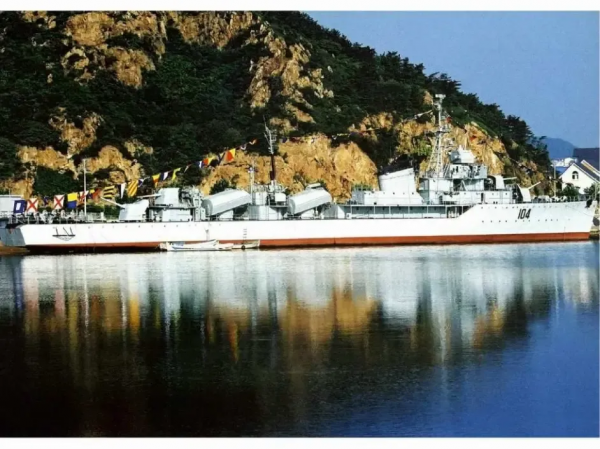 中國軍艦警報響，炮上膛，62年美軍狄海文號入侵中國領海事件揭秘