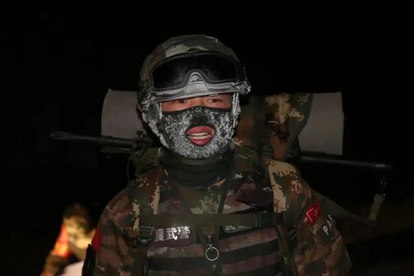 武警部隊的21式作訓服，換上了！看看帥不帥