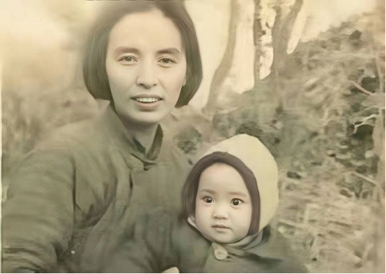 退伍老兵回家，發現母親對槍支瞭如指掌，原來母親曾是王牌特工