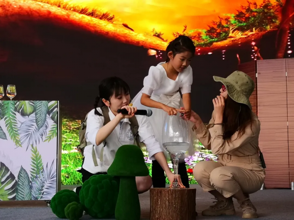 “科學那達慕”大小朋友齊享科學盛宴 “科學那達慕”大小朋友齊享科學盛宴