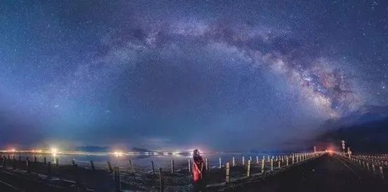 超逼真的宇航員3D星空燈，陪你看遍整個星空