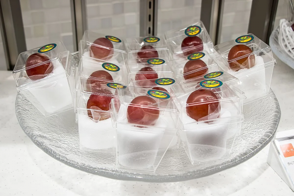 以&OpenCurlyDoubleQuote;過度包裝&rdquo;出名的日本商店們，也開始反思了