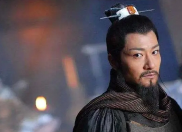 直至宋江喝下毒酒時，大家才看明白，梁山真正的老大另有其人