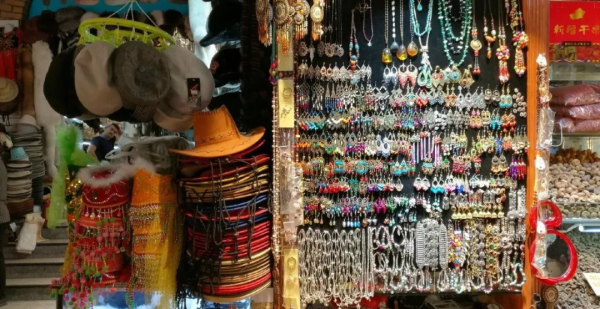 新疆的國際大巴扎裡，到底有些什麼？