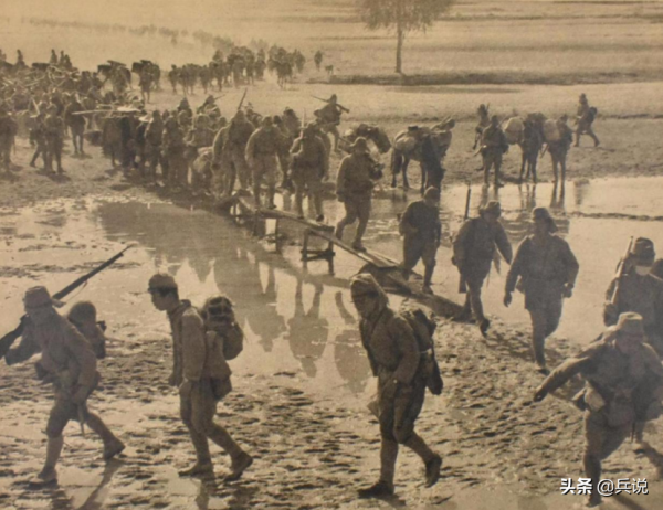 日軍軍官歇斯底里,遭新四軍捅殺,指導員一看肩章:是個中佐 日軍軍官歇斯底里,遭新四軍捅殺,指導員一看肩章:是個中佐