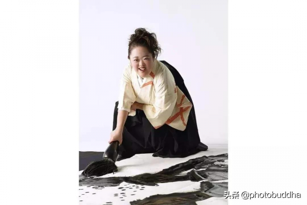 33歲的“智障”女孩，寫出全世界最大的佛經作品