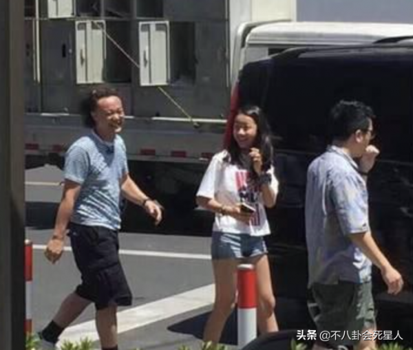 10位中年男星“禿頂”大賞:黃曉明、沙溢頭頂稀疏,最意外是他 10位中年男星“禿頂”大賞:黃曉明、沙溢頭頂稀疏,最意外是他