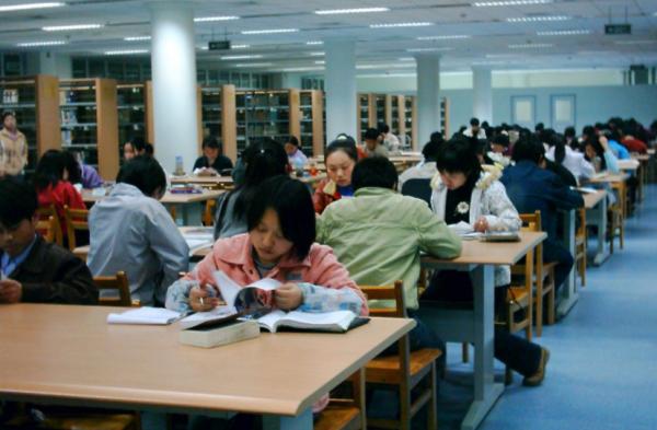 “延遲退休”基本敲定,公務員或成受益者,老師們卻有點坐不住了 “延遲退休”基本敲定,公務員或成受益者,老師們卻有點坐不住了