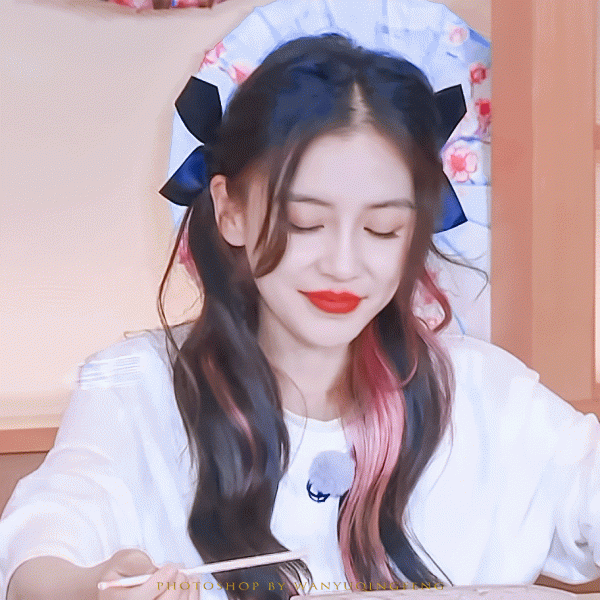 林一拿Angelababy照片做朋友圈封面,來感受一下美貌暴擊吧 林一拿Angelababy照片做朋友圈封面,來感受一下美貌暴擊吧