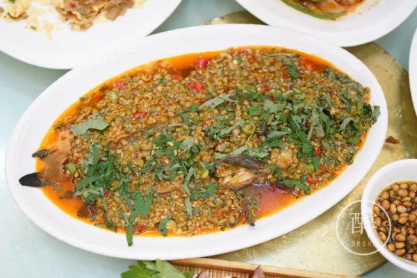 川菜最最基礎的回鍋肉，我找到一家館子炒得很好吃