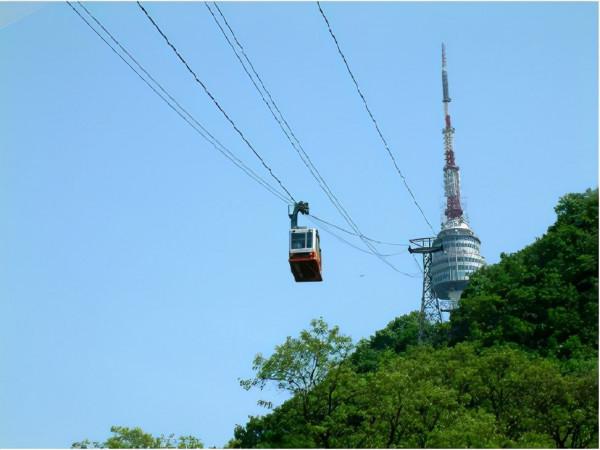 南山塔：造價150億，首爾一大地標