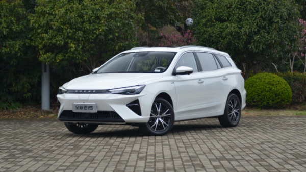 榮威Ei5：近5百元的小保養，比油車還貴，買它圖啥？