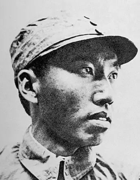 左權殉國後，日寇將左權屍體挖出來羞辱，彭德懷命暗殺隊為其報仇