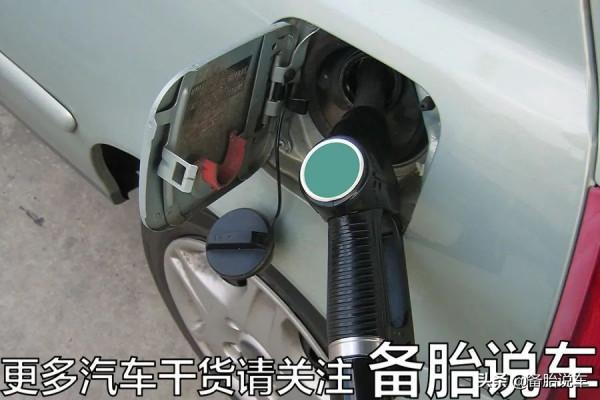 年薪10萬，買30萬的車行嗎？買車時，車價是年薪的多少倍最合理？