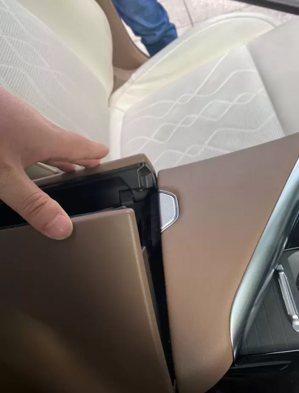 材料工程師體驗嵐圖FREE試裝車：主體已成形，細節再推敲