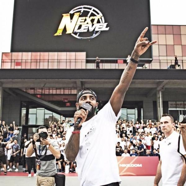 很多人覺得頂級街球手能打職業，那你看看科比KD歐文怎麼打街球的