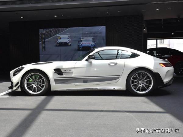 效能“暴徒”,V8發動機,585馬力,實拍賓士AMG GT 效能“暴徒”,V8發動機,585馬力,實拍賓士AMG GT