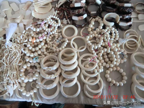 當年的安哥拉象牙市場,有象牙製品與非洲雕塑,後來市場被取締 當年的安哥拉象牙市場,有象牙製品與非洲雕塑,後來市場被取締