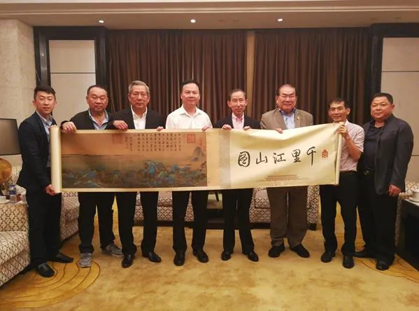 泰國燃氣大王呂木龍是個大孝子,報答慈母養育之恩落髮剃度3年 泰國燃氣大王呂木龍是個大孝子,報答慈母養育之恩落髮剃度3年