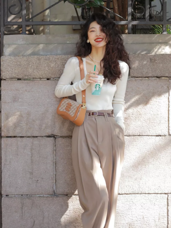 還在穿“打底褲”嗎?現在流行這麼穿,保暖又顯瘦 還在穿“打底褲”嗎?現在流行這麼穿,保暖又顯瘦